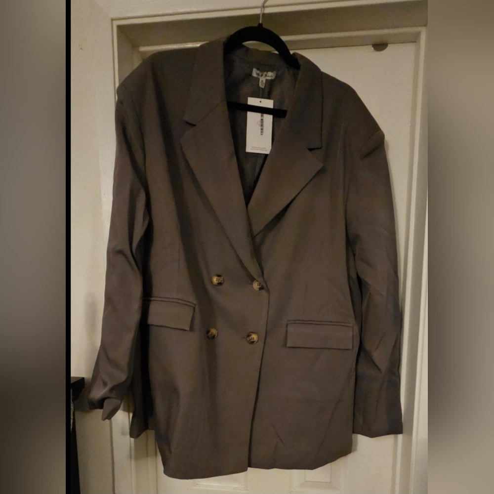 Stylish Gray Pocketed Blazer